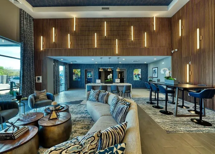 Apartment Stunning Westgate Cozysuites By Stadium With Pool 12 *