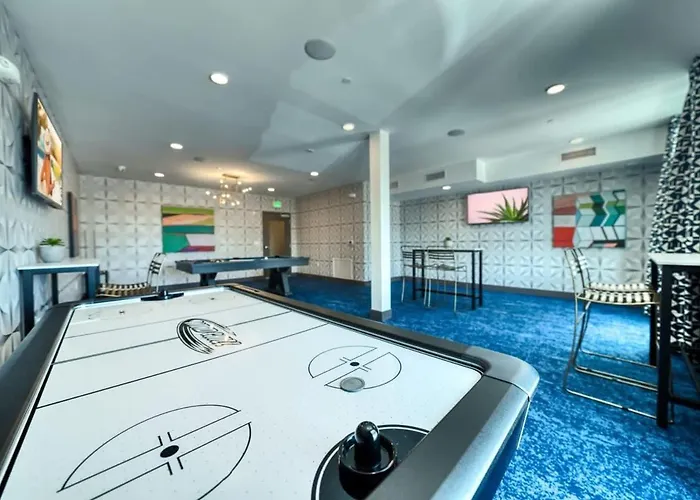 Stunning Westgate Cozysuites By Stadium With Pool 12 *
